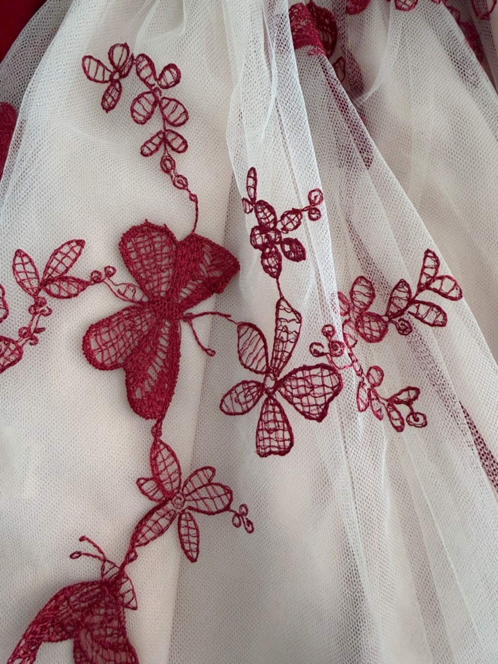 SHEIN Red Ribbed Bodice White Tulle Dress with Red Embroidered Motifs Size 4 - Picture 4 of 5